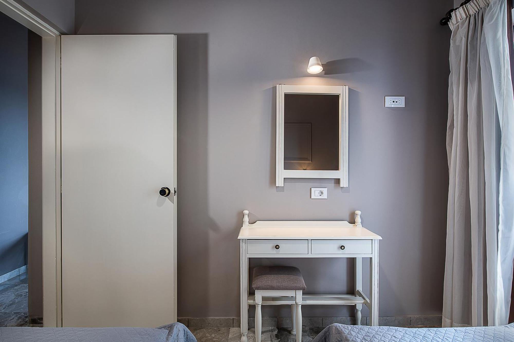 ستالوس Lia Beachfront Apartments الغرفة الصورة