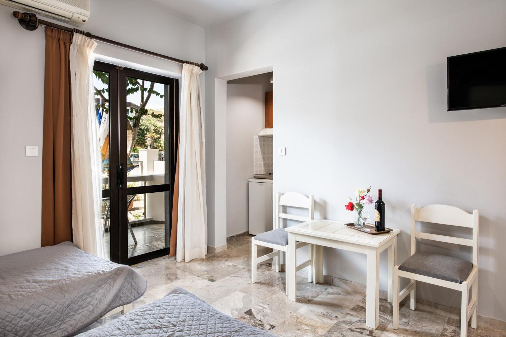 ستالوس Lia Beachfront Apartments المظهر الخارجي الصورة