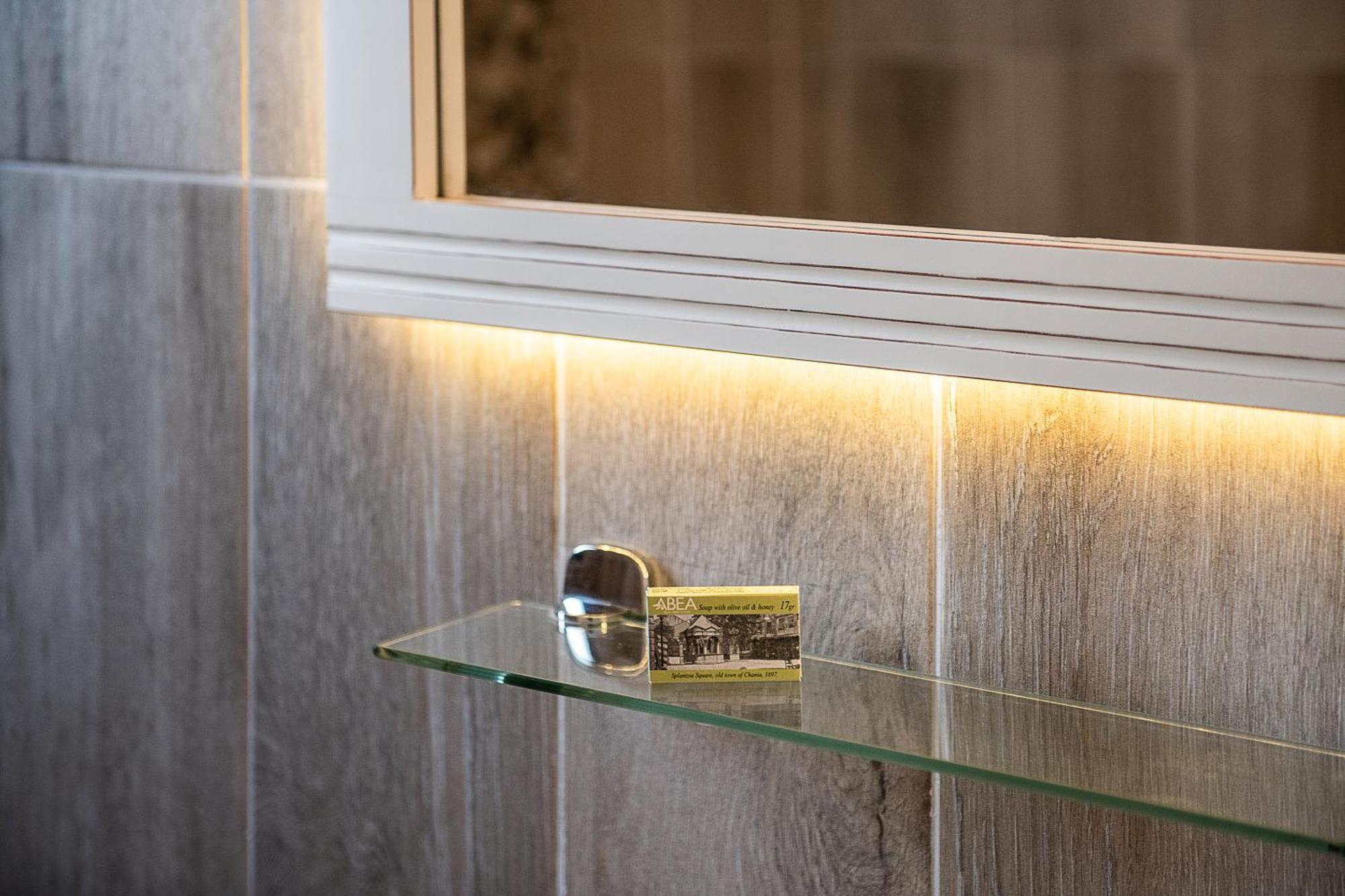 ستالوس Lia Beachfront Apartments الغرفة الصورة