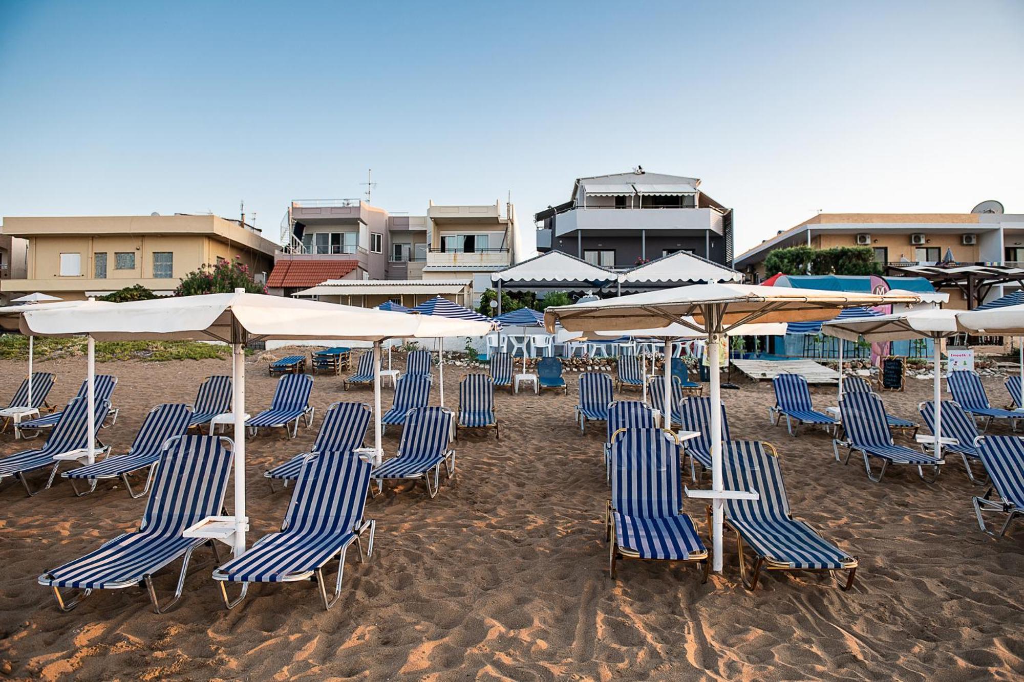 ستالوس Lia Beachfront Apartments المظهر الخارجي الصورة