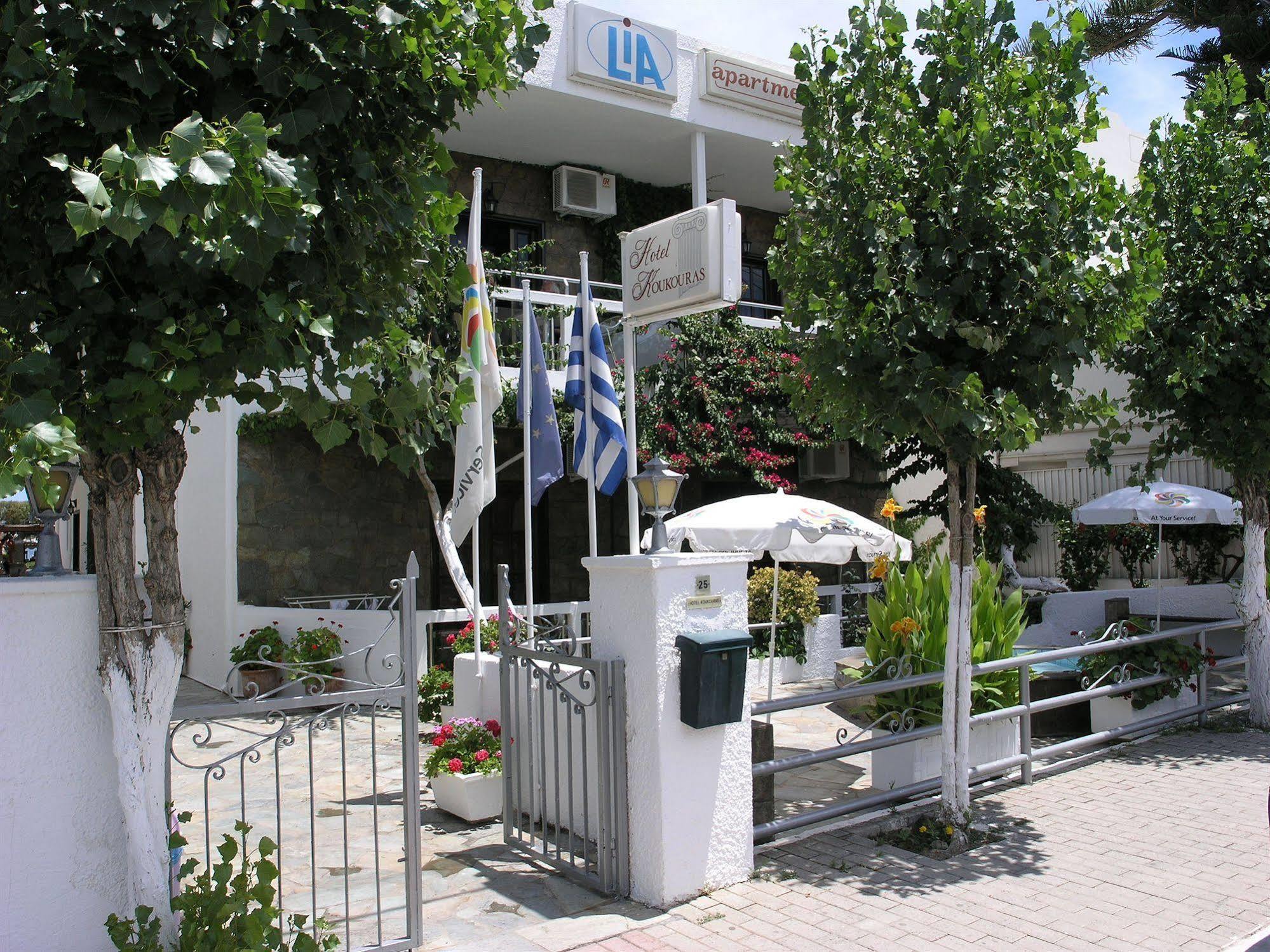 ستالوس Lia Beachfront Apartments المظهر الخارجي الصورة
