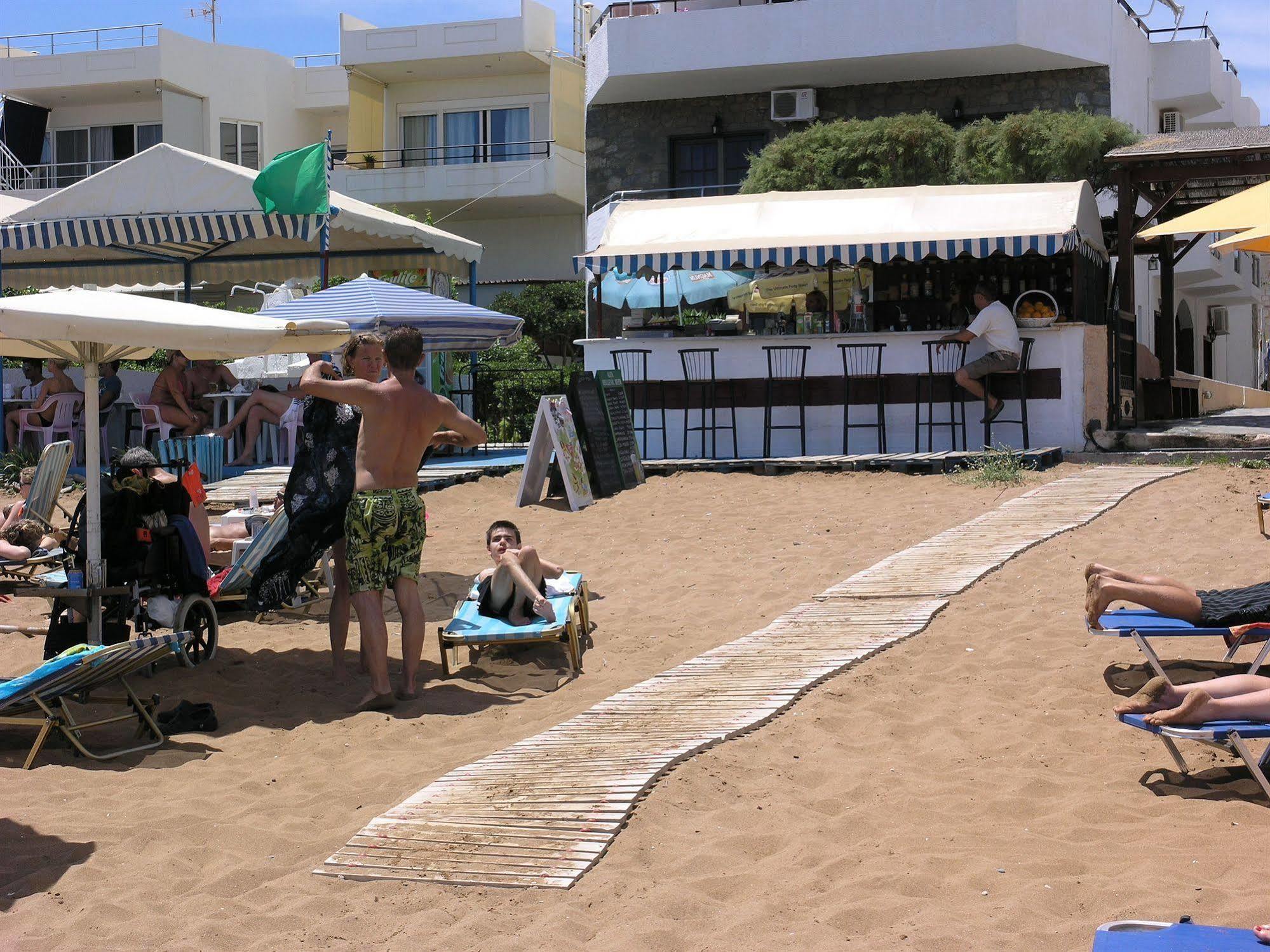 ستالوس Lia Beachfront Apartments المظهر الخارجي الصورة